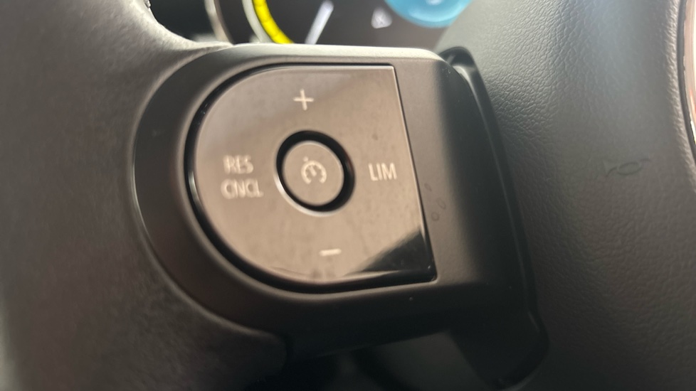 MINI HATCHBACK cruise control