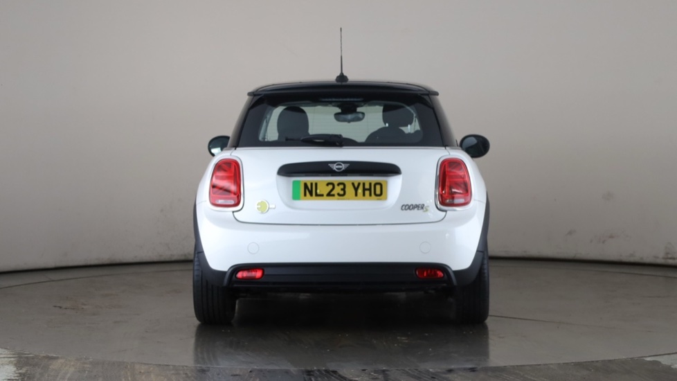 MINI HATCHBACK Image 4