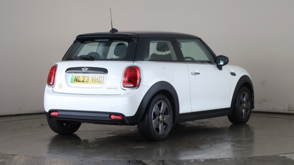 MINI HATCHBACK Image 5
