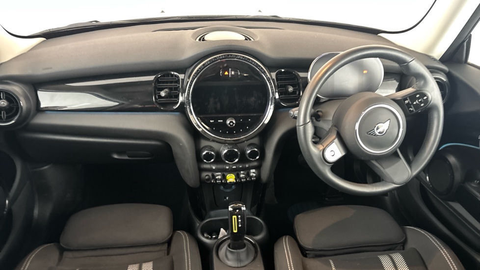 MINI HATCHBACK Image 11