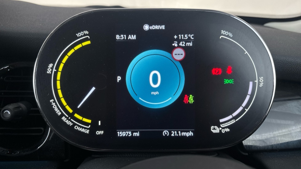 MINI HATCHBACK Image 13