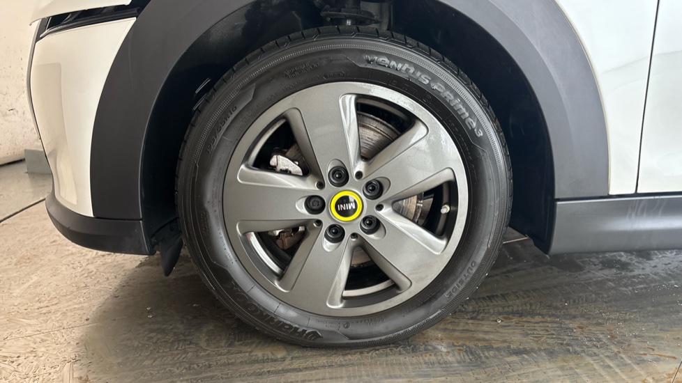 MINI HATCHBACK Image 17