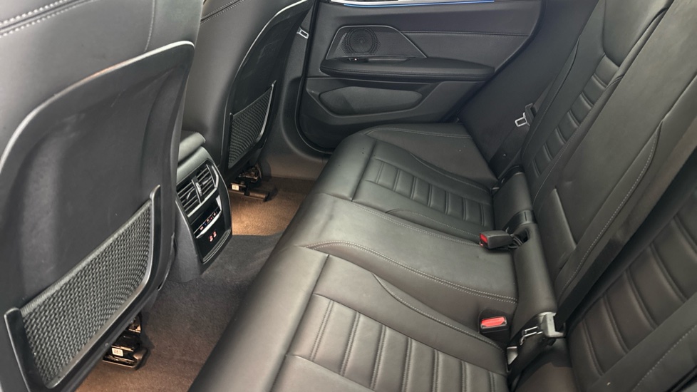 BMW I4 Image 14