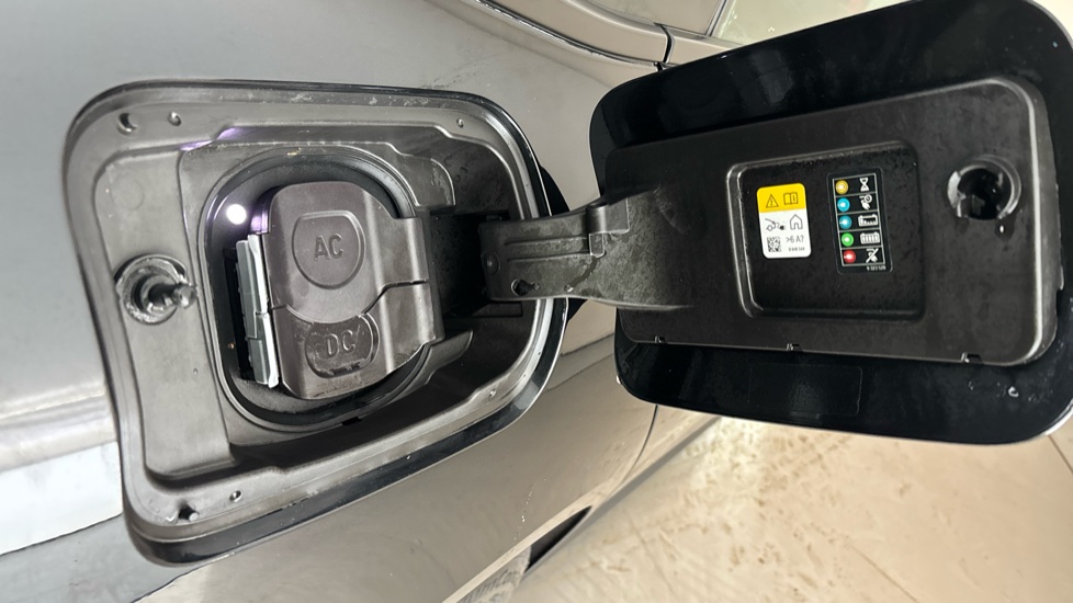 BMW I4 Image 21