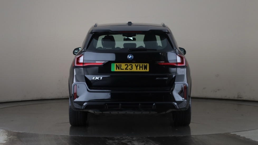 BMW iX1 Image 4