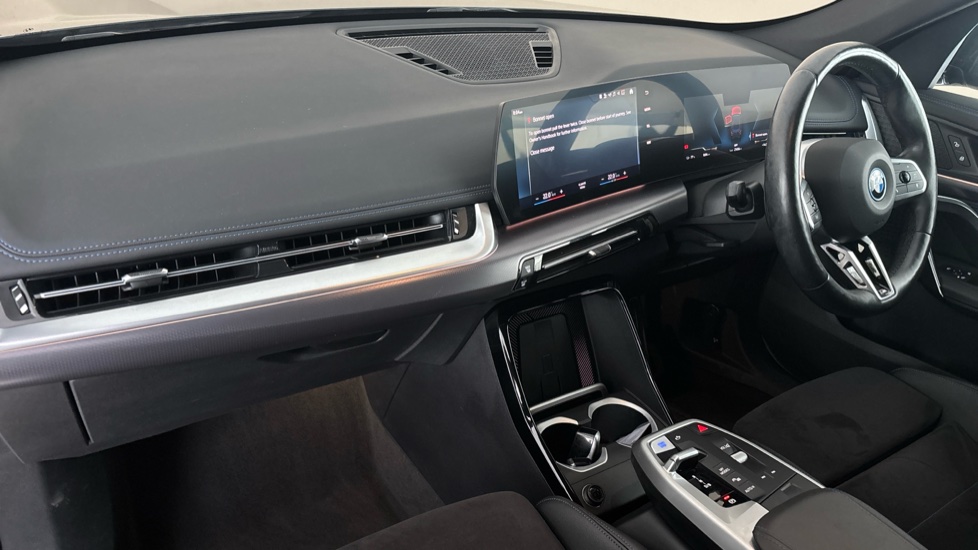 BMW iX1 Image 10