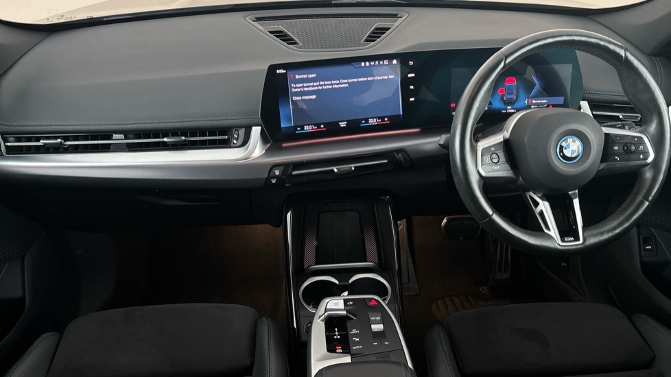 BMW iX1 Image 11