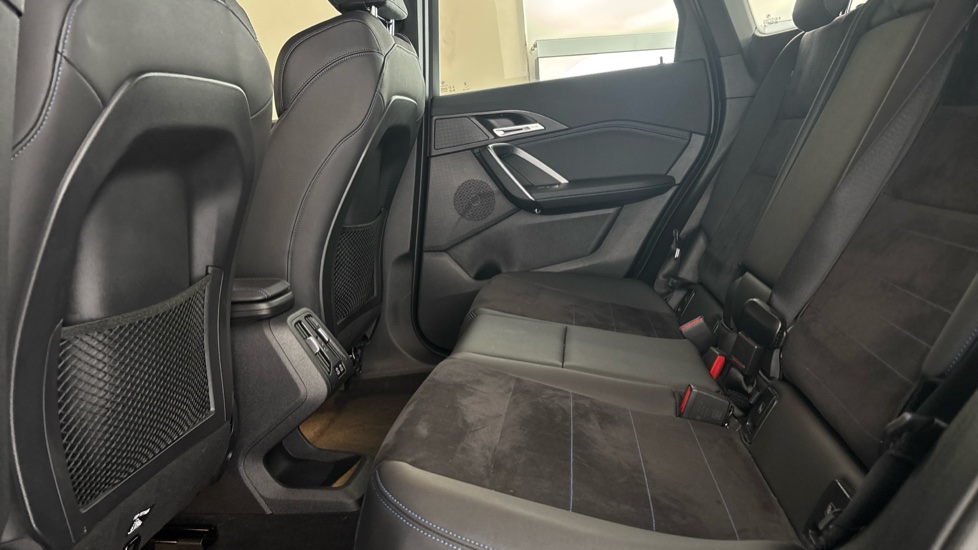 BMW iX1 Image 14