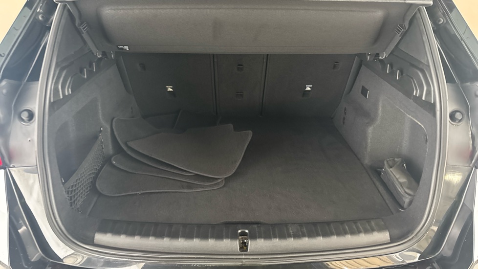 BMW iX1 Image 15