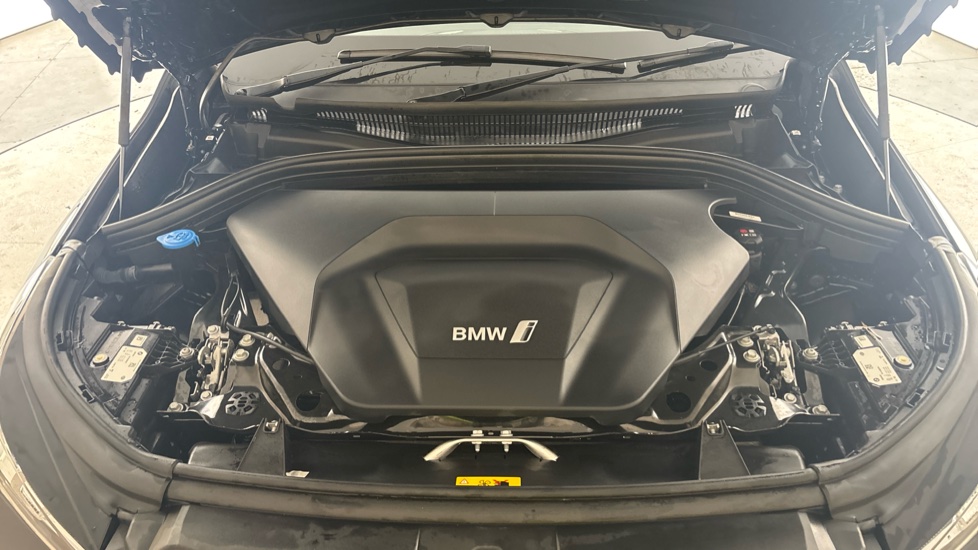 BMW iX1 Image 16