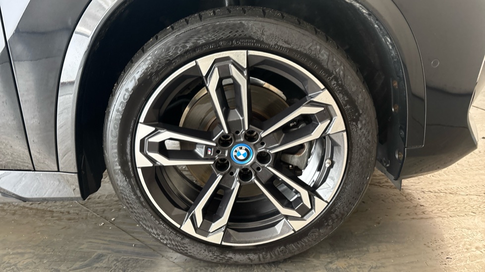 BMW iX1 Image 20