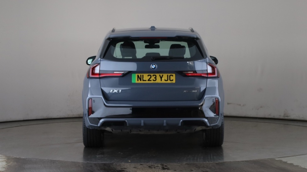 BMW iX1 Image 4