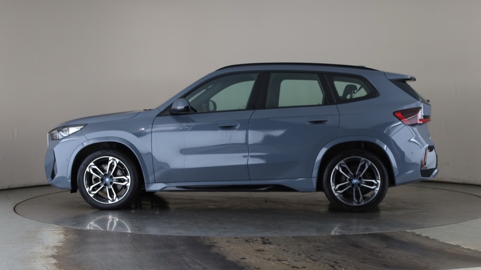 BMW iX1 Image 2