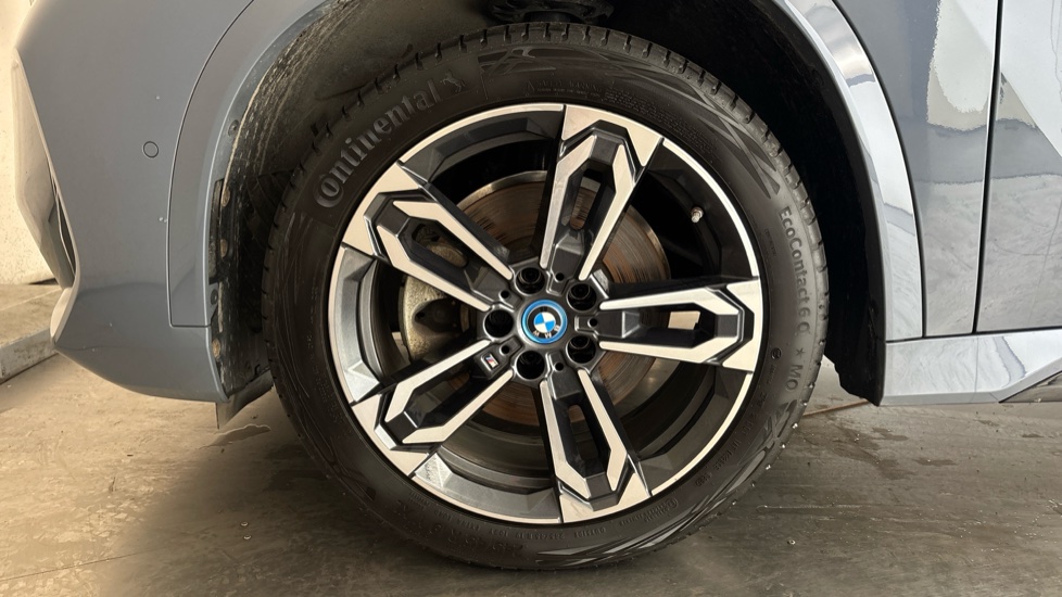 BMW iX1 Image 17