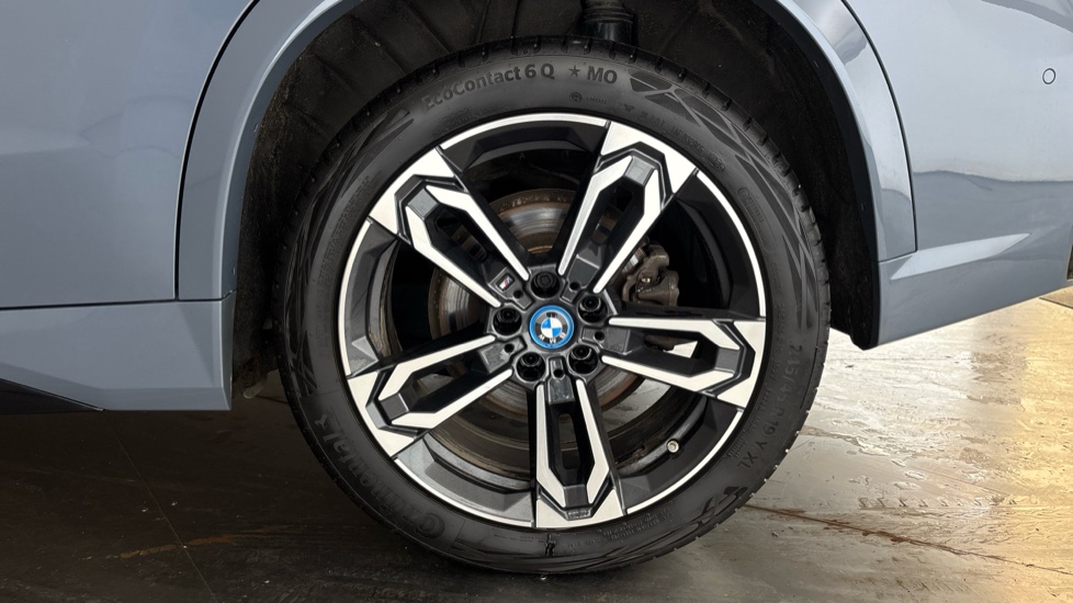 BMW iX1 Image 18