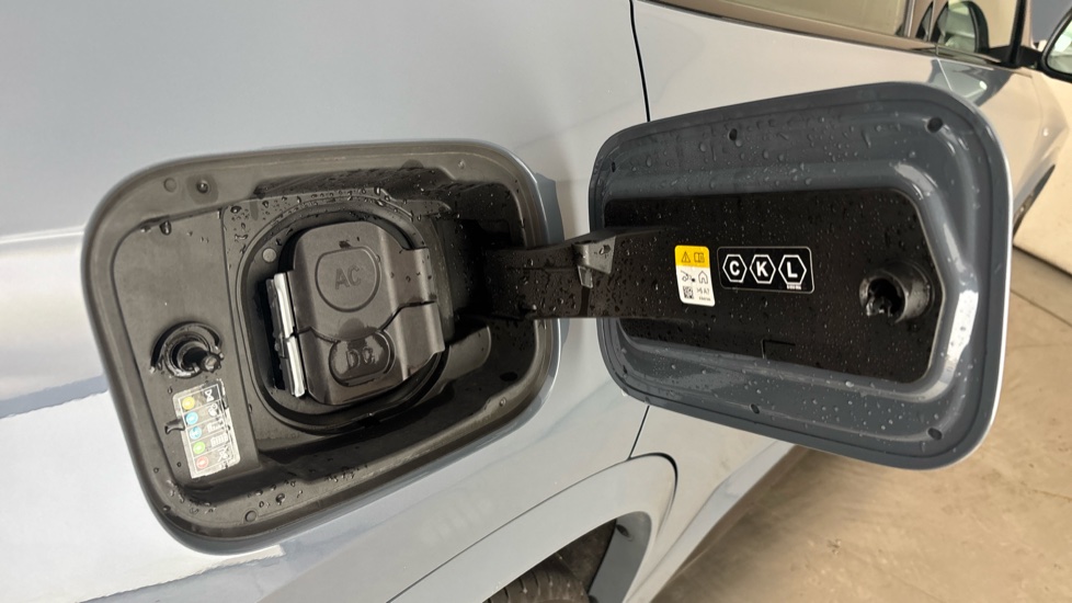 BMW iX1 Image 21