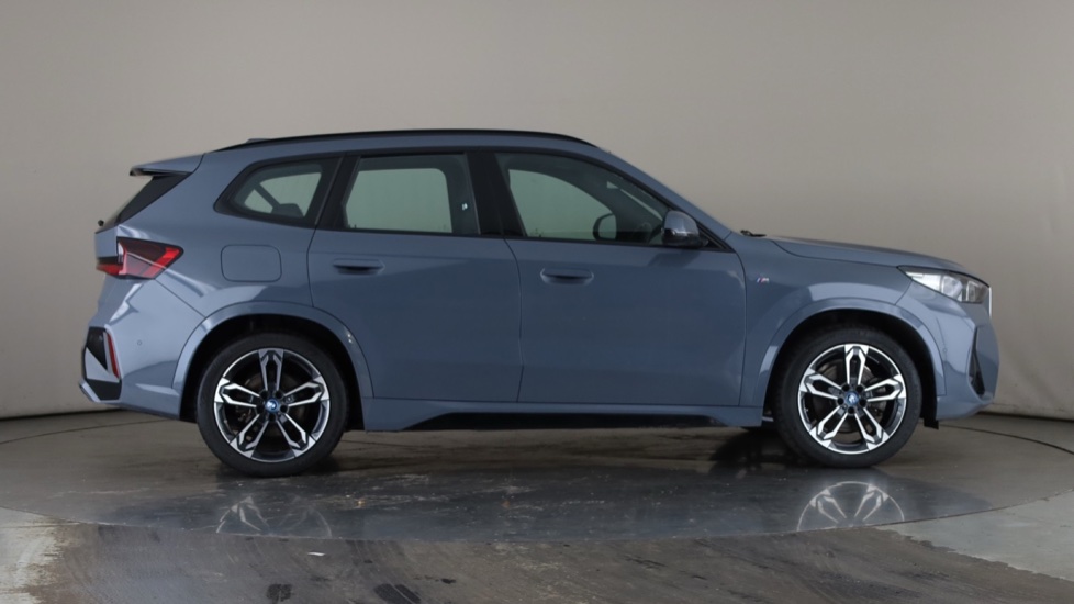 BMW iX1 Image 6