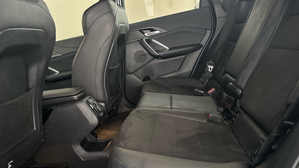 BMW iX1 Image 14