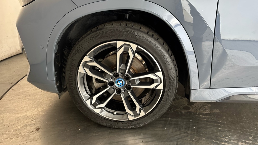 BMW iX1 Image 17