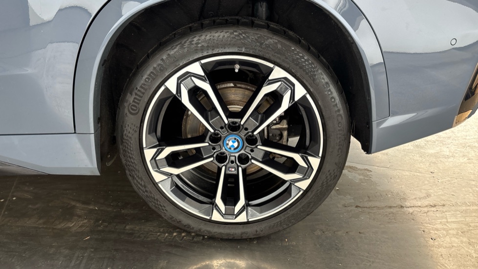 BMW iX1 Image 18