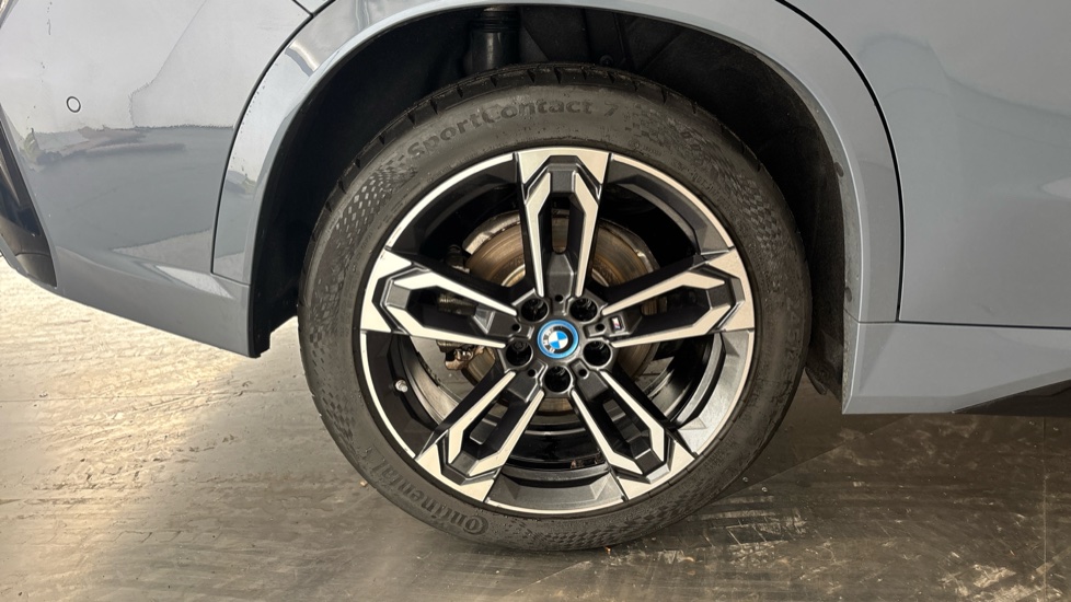 BMW iX1 Image 19