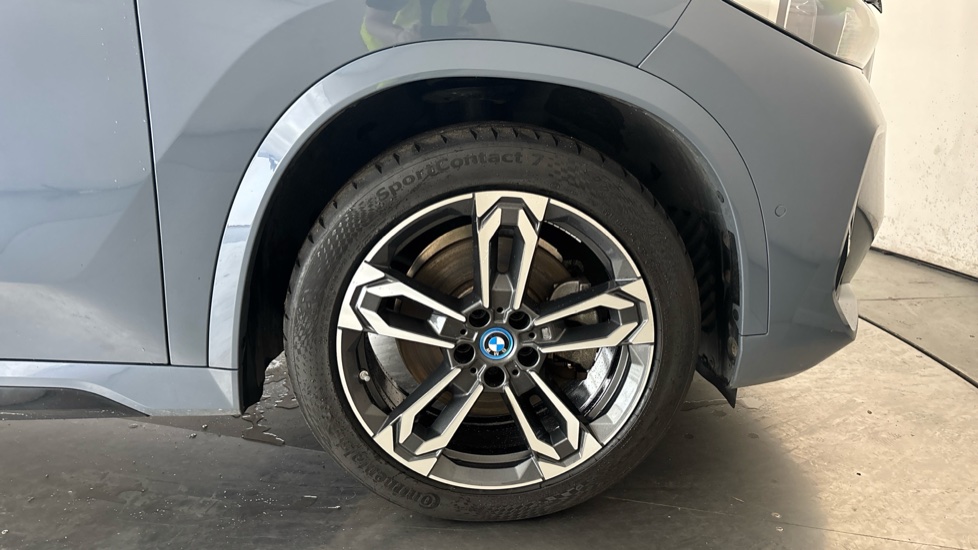 BMW iX1 Image 20