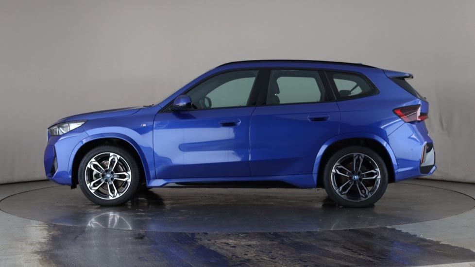 BMW iX1 Image 2