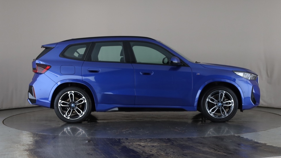 BMW iX1 Image 6