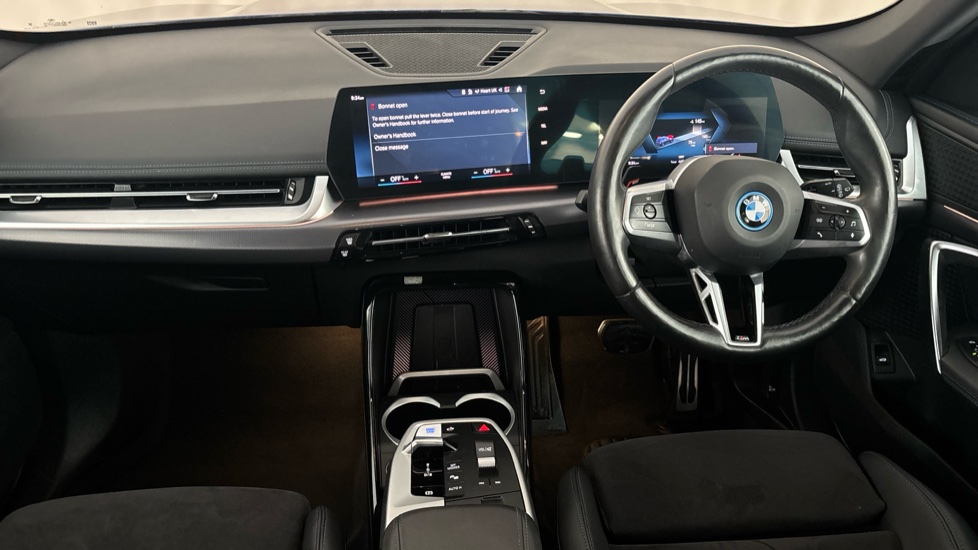 BMW iX1 Image 11