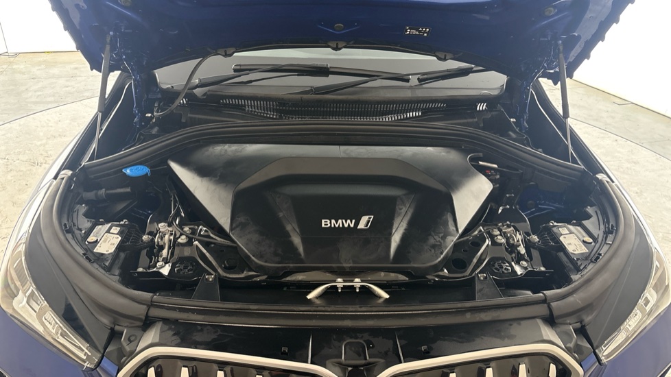 BMW iX1 Image 16