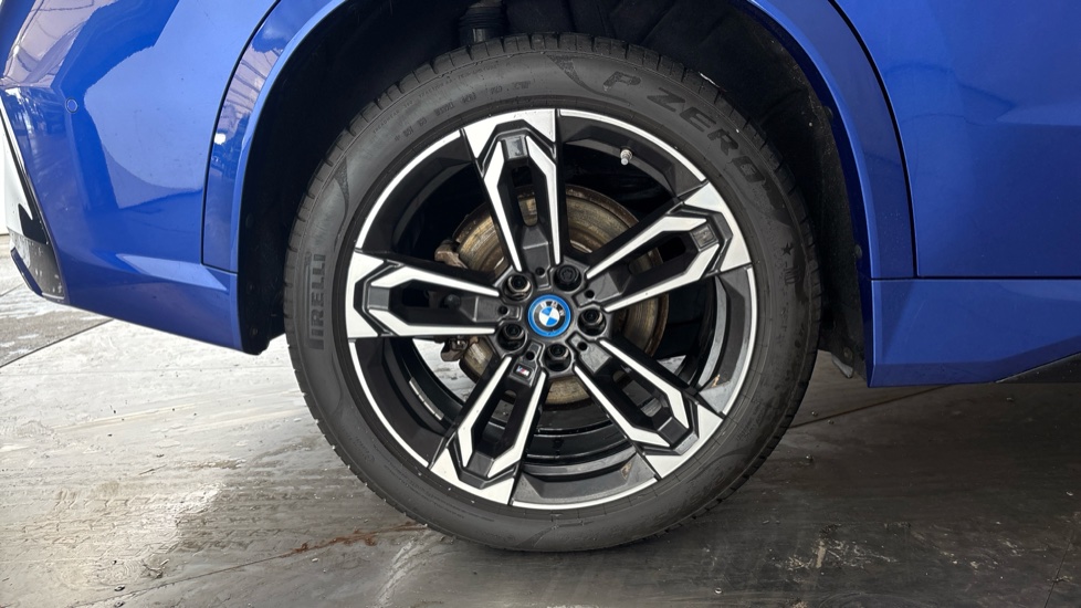 BMW iX1 Image 19