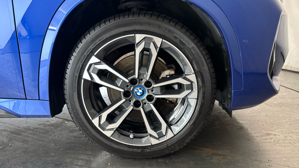 BMW iX1 Image 20