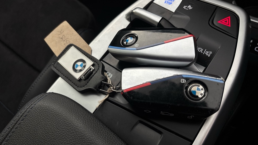 BMW iX1 2 keys