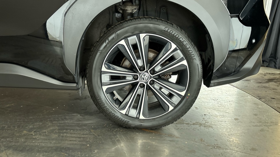 TOYOTA BZ4X Image 18