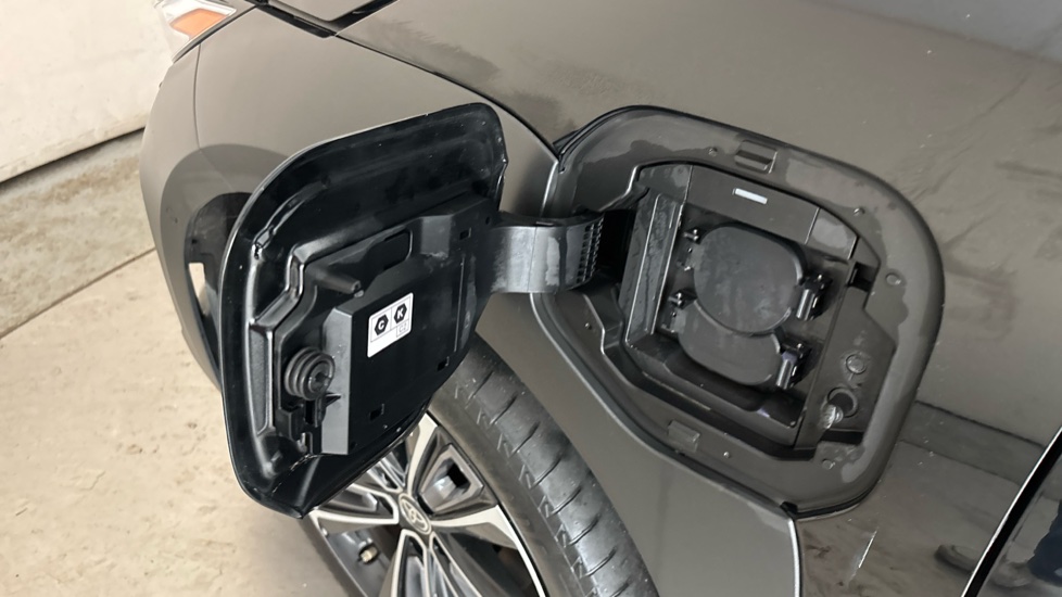 TOYOTA BZ4X Image 21