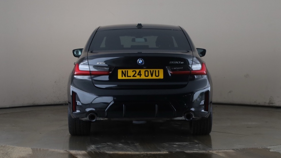 BMW 3 SERIES Image 4