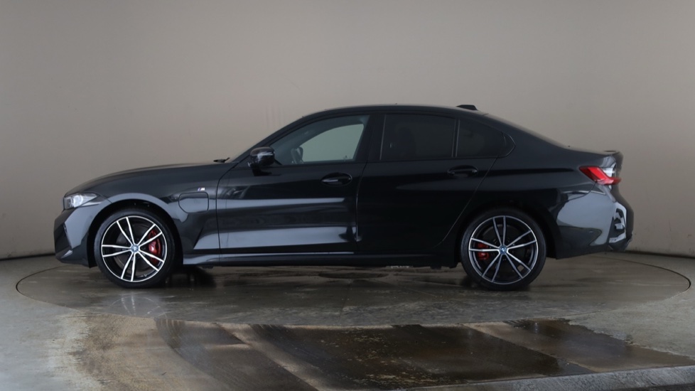 BMW 3 SERIES Image 2