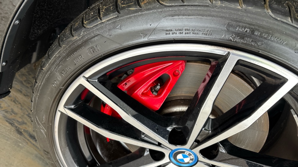 BMW 3 SERIES scuff