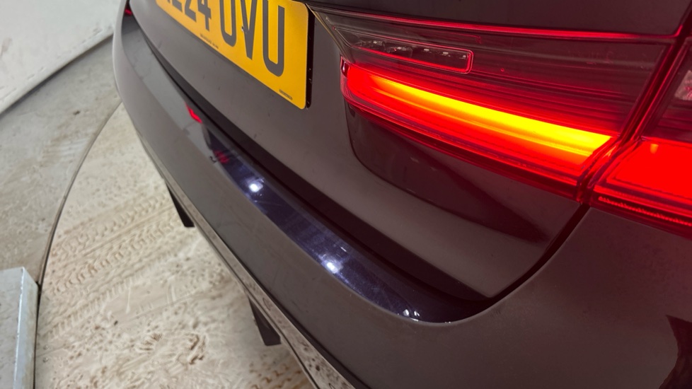 BMW 3 SERIES scratches