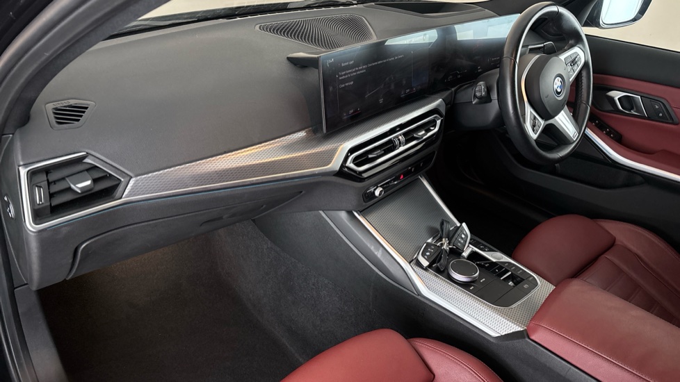 BMW 3 SERIES Image 10