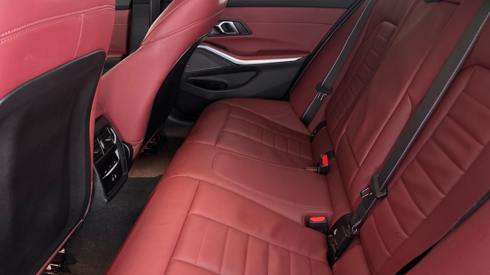 BMW 3 SERIES Image 14