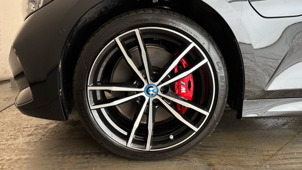 BMW 3 SERIES Image 17