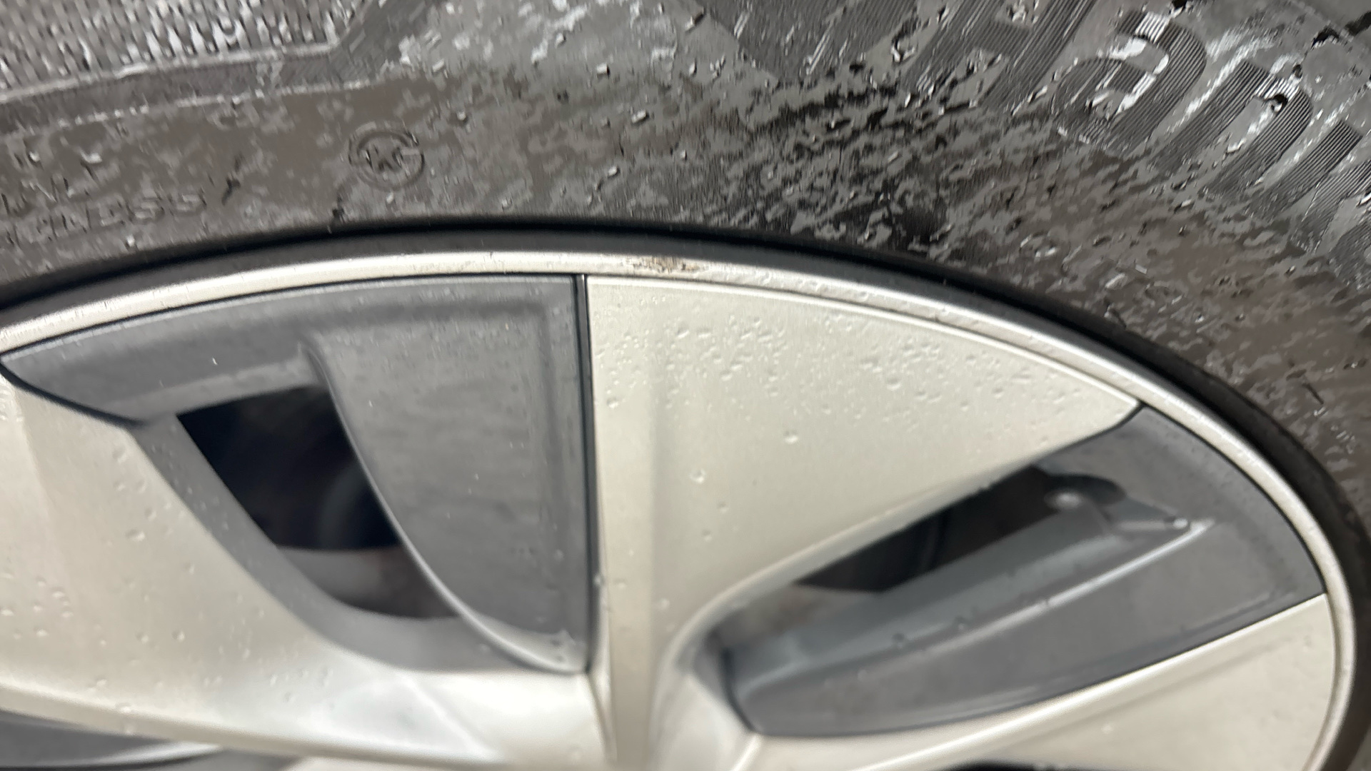 4027552 Long Range AWD 5dr Auto