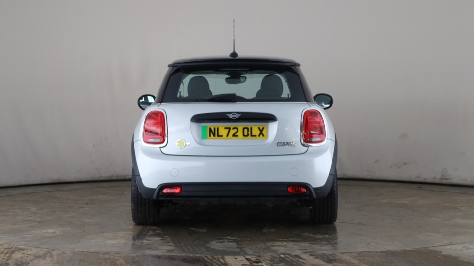 MINI HATCHBACK Image 4