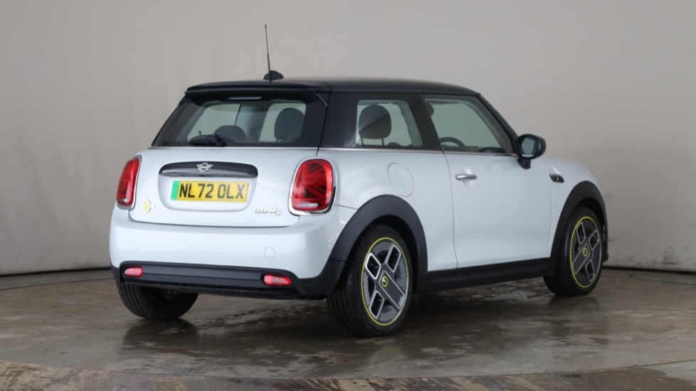 MINI HATCHBACK Image 5