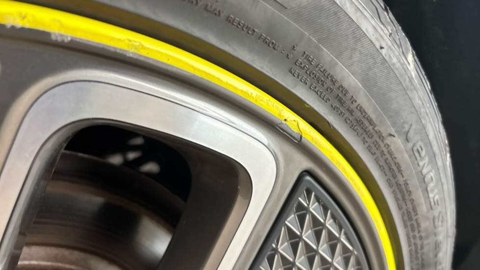 MINI HATCHBACK scuff