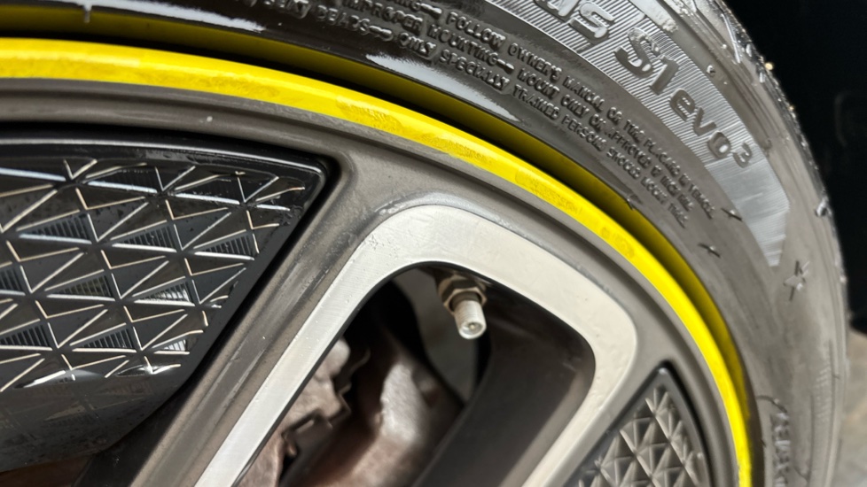 MINI HATCHBACK scuff