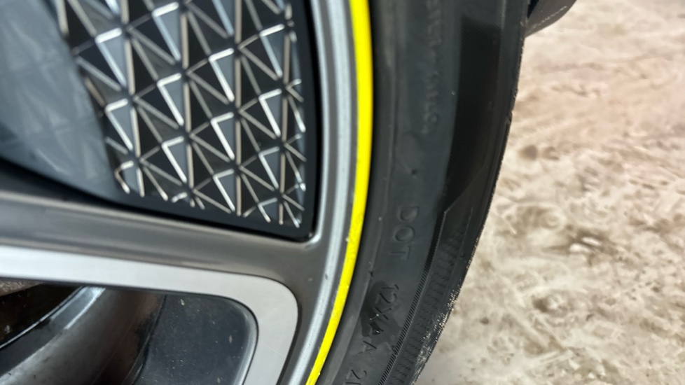 MINI HATCHBACK scuff