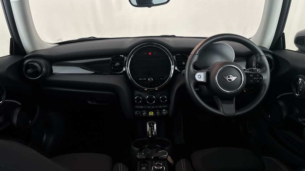 MINI HATCHBACK Image 11