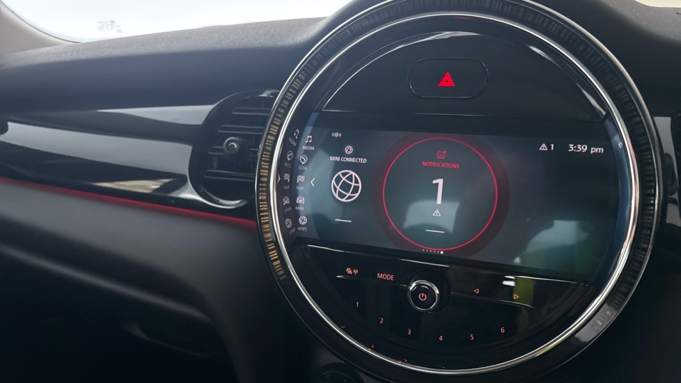 MINI HATCHBACK Image 12